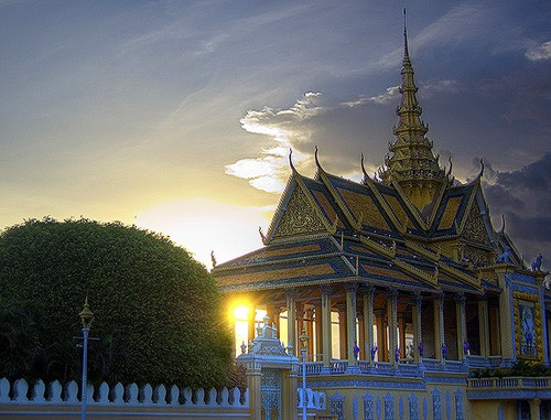 King's Palace, Phnom Penh / photo: Ethan Crowley