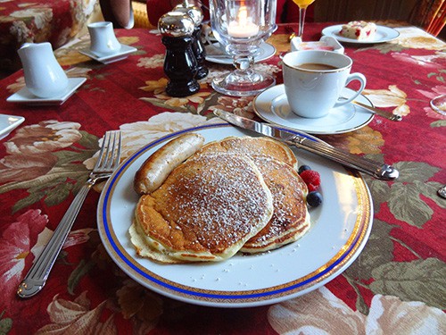 Breakfast at the Village Inn of Woodstock