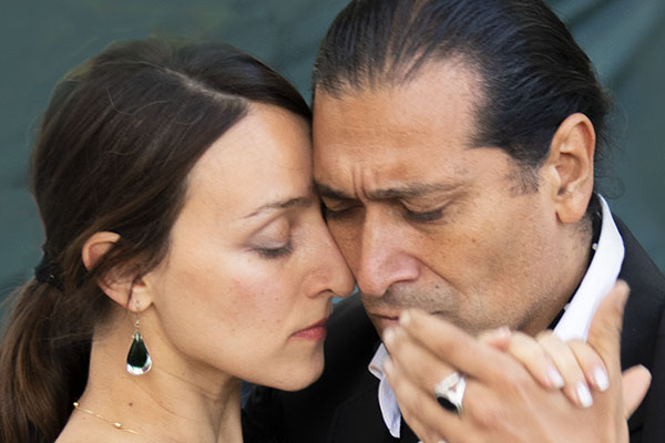 Foto Friday - a man and woman dancing the tango