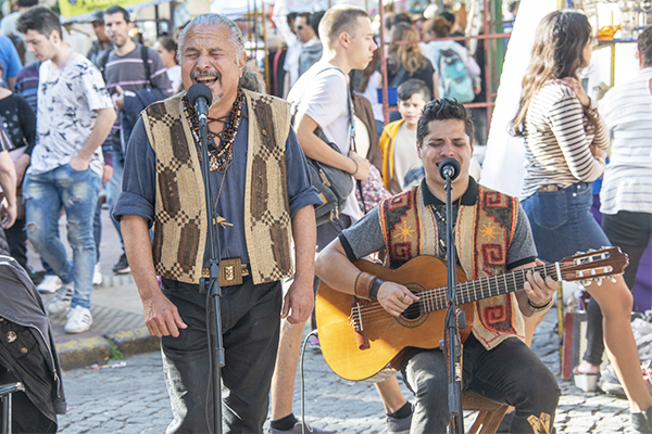 Foto Friday - musicians in an outdoor market