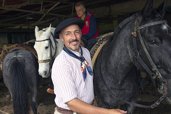 Foto Friday - a goucho and his horse preparing for a ride