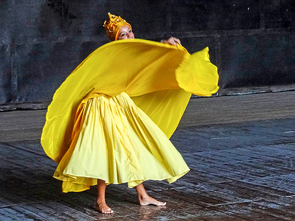 Foto Friday - a ballet dancer in a yellow dress