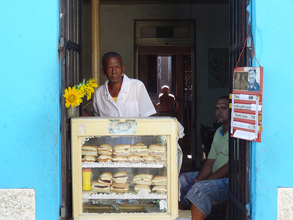 Foto Friday - a man awith a sandwich cart