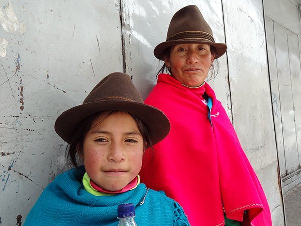 Foto Friday - mother and child in hats