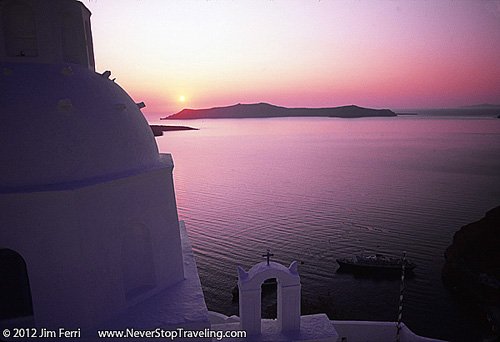 Foto Friday - a church dome and the sea at sunsetSantorini, Greece