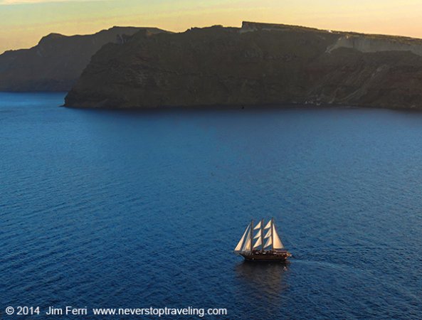 Foto Friday - Greece Oia-ship at sunset-DSCN9655--600FF