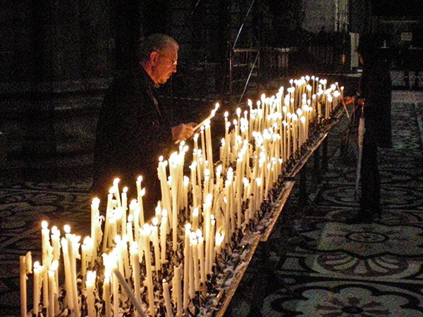 Foto Friday - Lighting cancels, church, Italy