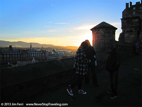 Foto Friday - people watching the sun set at Edinburgh Castle, Edinburgh, Scotland