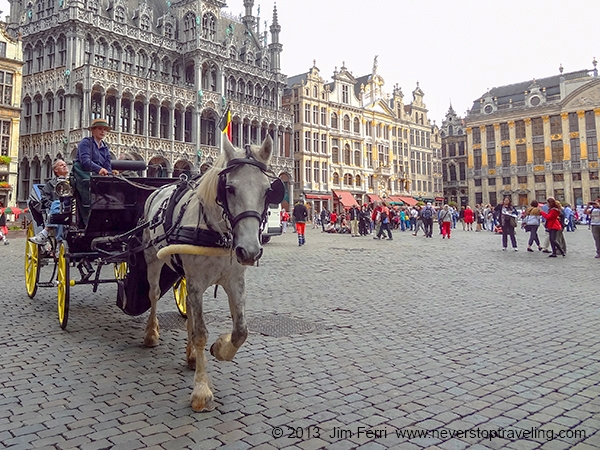Foto Friday - a hores-drawn carriage ina large city square