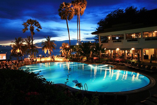 a hotel swimming pool in Chpn Buri