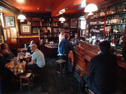 Tigh Neachtain pub, Quay Street