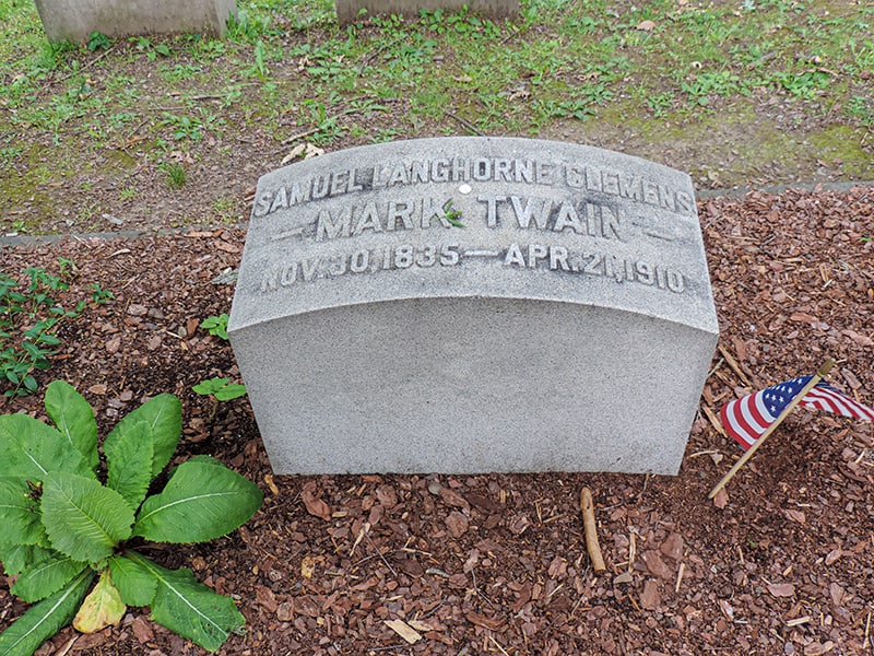 Mark Twain's tombstone