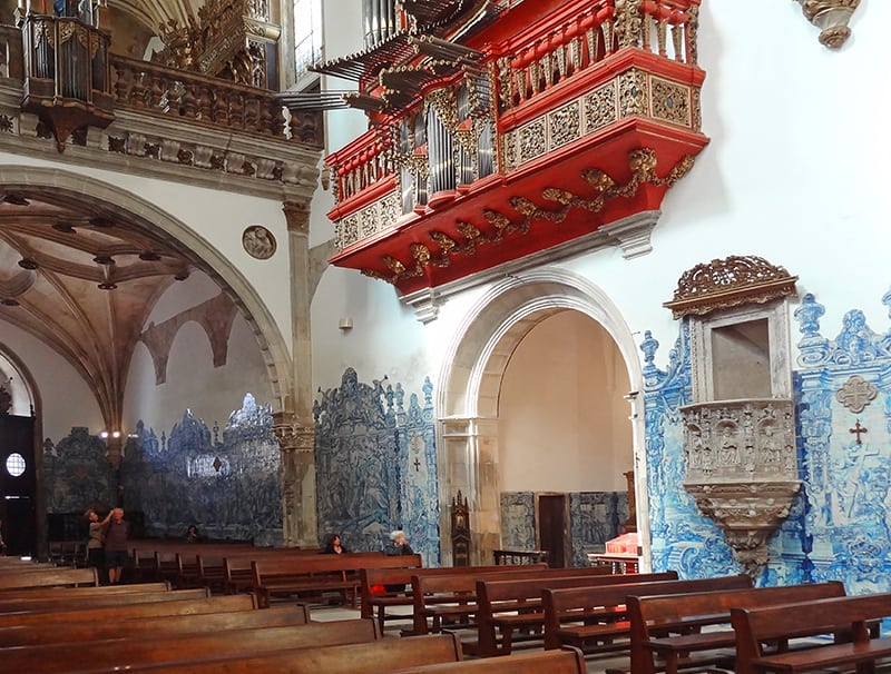 The chapel in the Santa Cruz Monastery, one of the things to see on a day trip to Coimbra