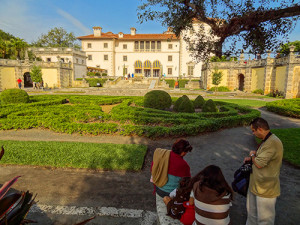 lovely old villa and english gardens