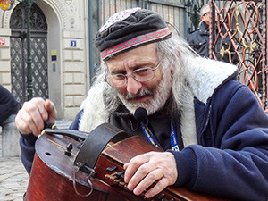 a stree musician