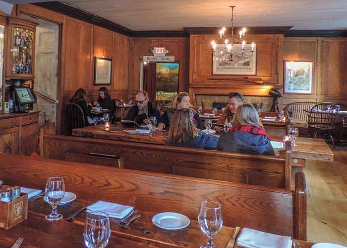 people at tables in Fraunces Tavern, one of the best restaurants in New York City museums