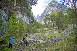 2 men hiking in Friuli