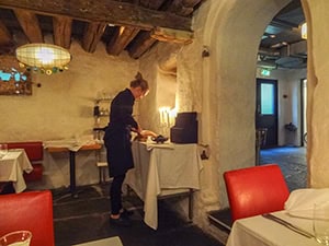 a watresss in a resaurant