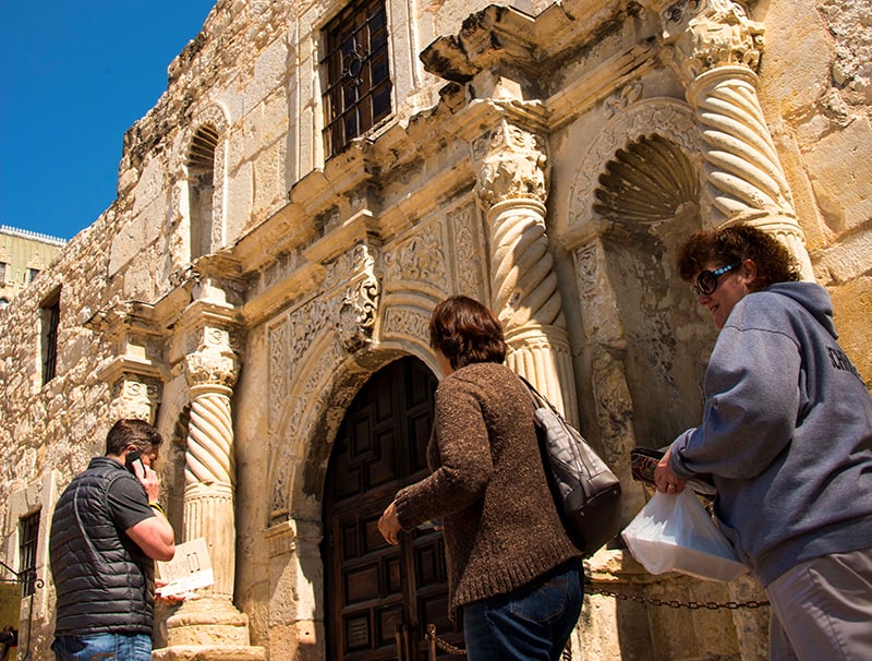 visiting the Alamo, one of the things to do in San Antonio on a budge