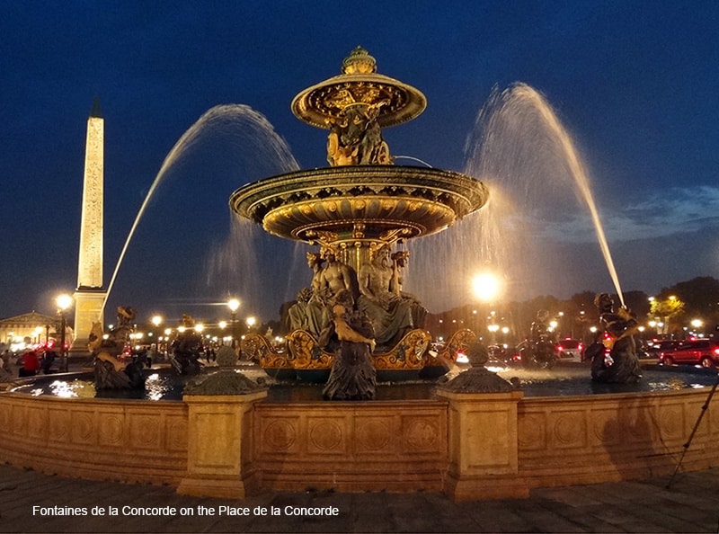 a fountain in photos of Paris