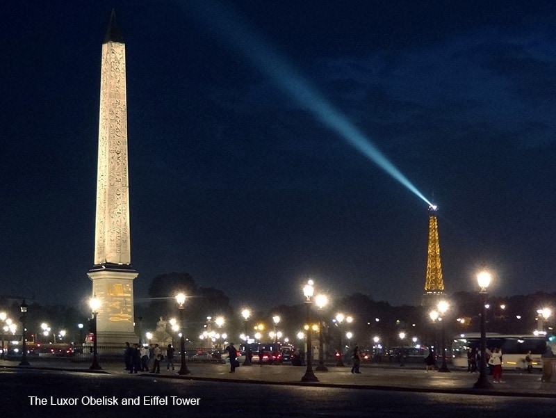 monument at night in photos of Paris
