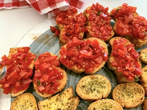 tomatoes on toast at wineries in sicily 