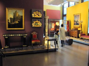 mother and child in one of the museums in South Kensington