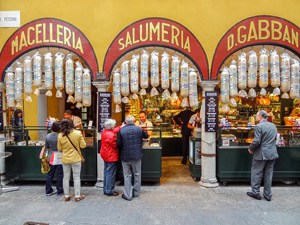 people at a market, one of the things to do in Lugano