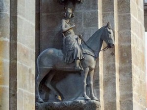 a statue of a man on a horse