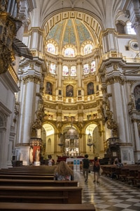 things-to-do-in-granada-people -in-cathedral.jpg