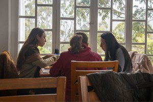 women enjoying lunch atop Monserrate - what to do in Bogota