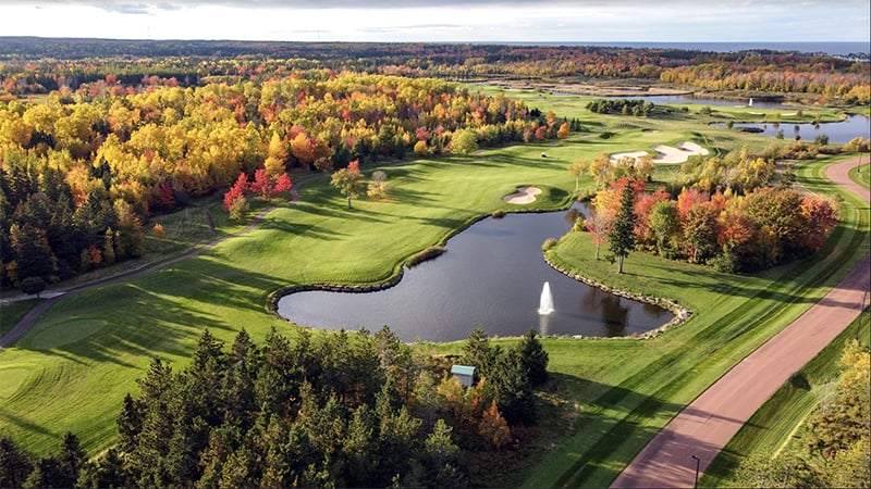 a late autumn afternoon on the Fox Harb’r resort golf course