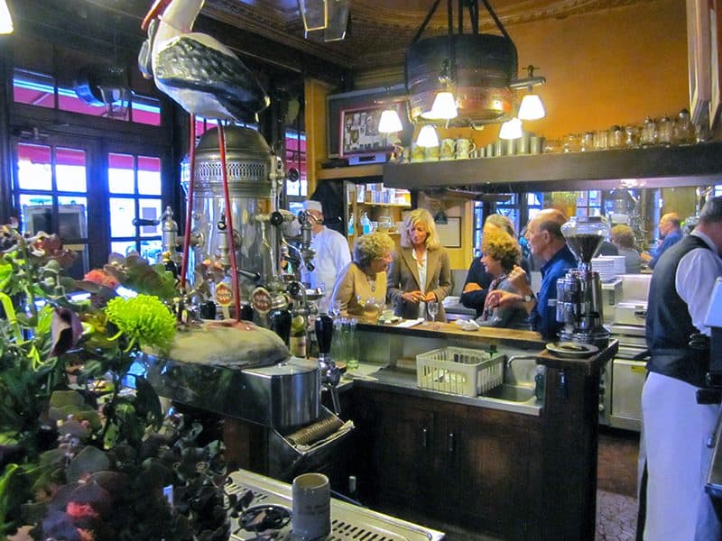 people in a restaurant on Ile Saint-Louis