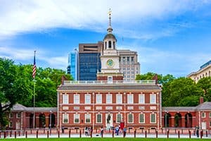 people in front of Independence Hall, one of the World Heritage sites in the USA