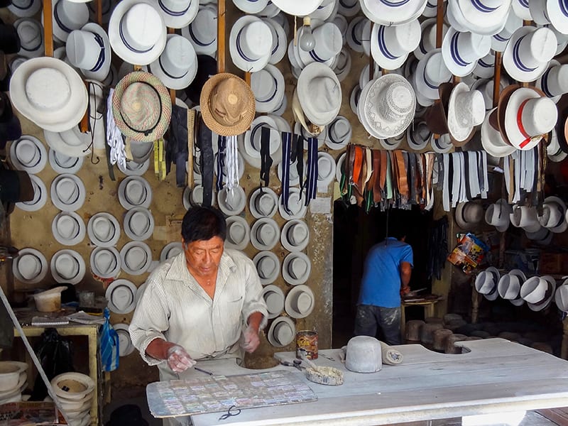 a many making hats - one of the things to do in Cuenca